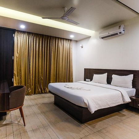 Hotel Manasi Inn 萨塔拉 外观 照片
