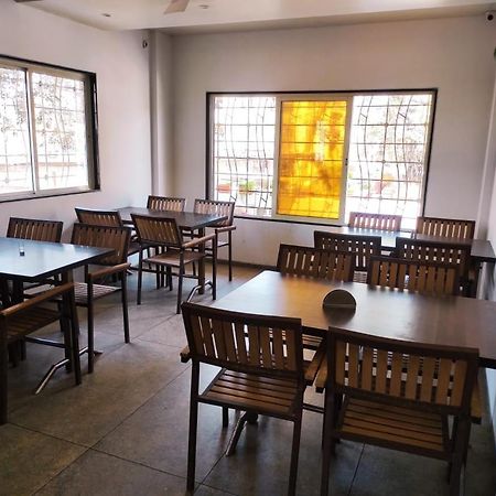 Hotel Manasi Inn 萨塔拉 外观 照片