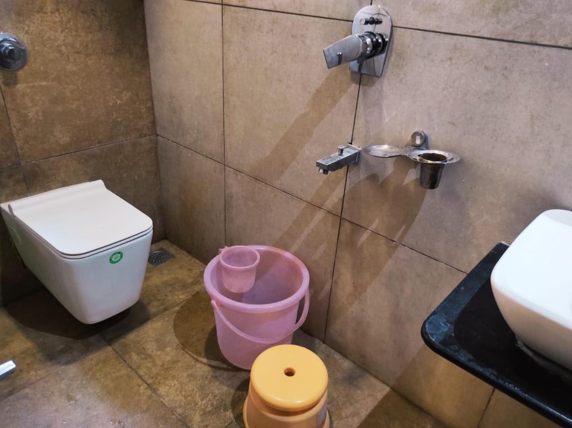 Hotel Manasi Inn 萨塔拉 外观 照片