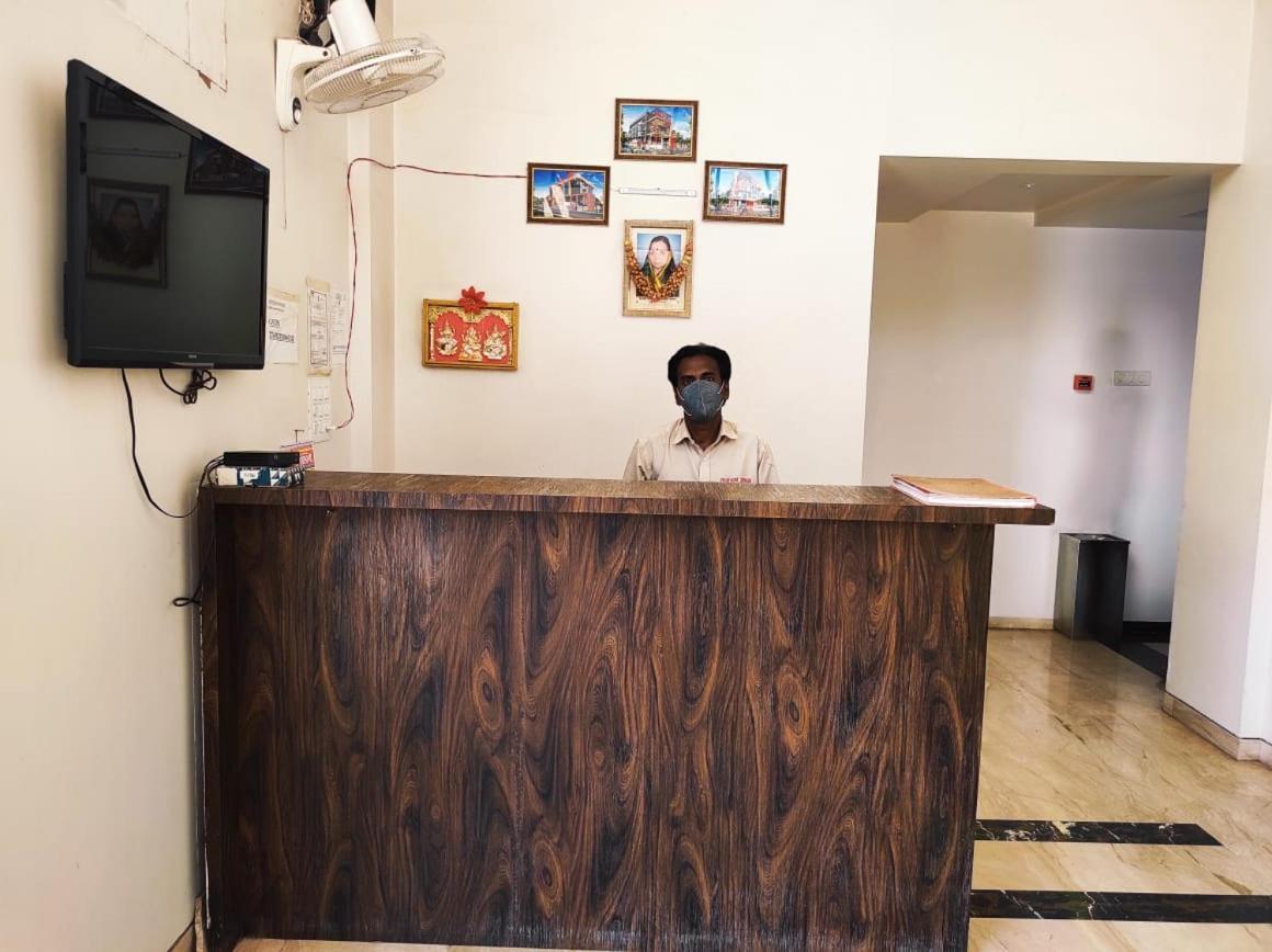 Hotel Manasi Inn 萨塔拉 外观 照片