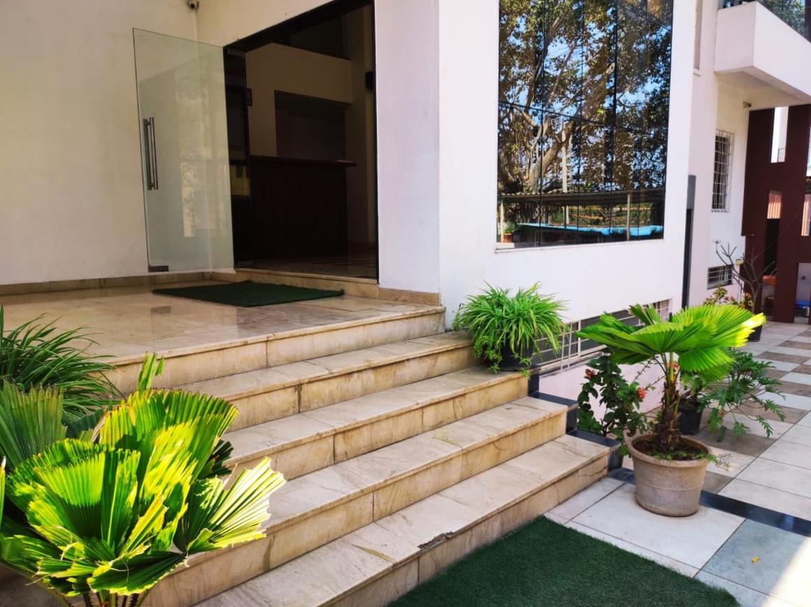 Hotel Manasi Inn 萨塔拉 外观 照片