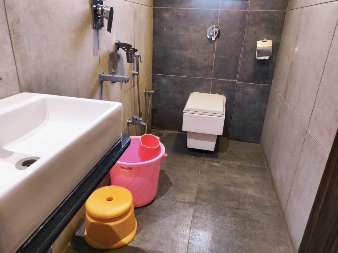 Hotel Manasi Inn 萨塔拉 外观 照片