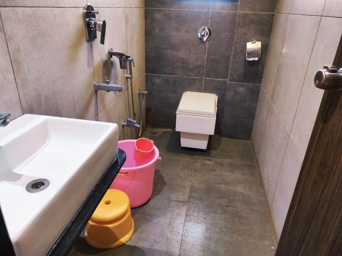 Hotel Manasi Inn 萨塔拉 外观 照片